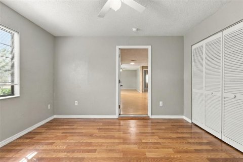 Casa en venta en Umatilla, Florida, 5 dormitorios, 458.57 m2 № 2420585 - foto 20