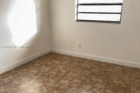 Adosado en alquiler en Hialeah, Florida, 3 dormitorios, 105.35 m2 № 2006804 - foto 9