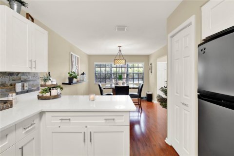 Townhouse in Royal Palm Beach, Florida 3 bedrooms, 158.86 sq.m. № 1862817 - photo 13