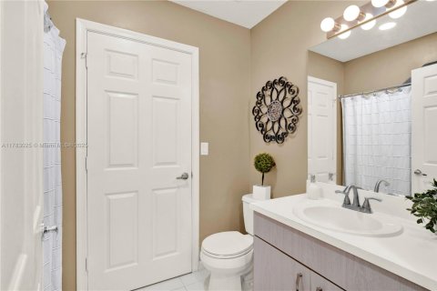 Townhouse in Royal Palm Beach, Florida 3 bedrooms, 158.86 sq.m. № 1862817 - photo 14
