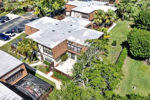 Townhouse in Royal Palm Beach, Florida 3 bedrooms, 158.86 sq.m. № 1862817 - photo 29