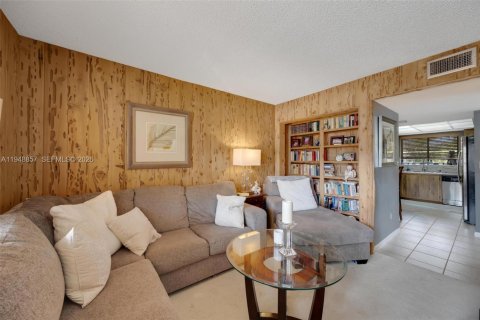 Adosado en venta en Miami, Florida, 3 dormitorios, 147.53 m2 № 2004752 - foto 9