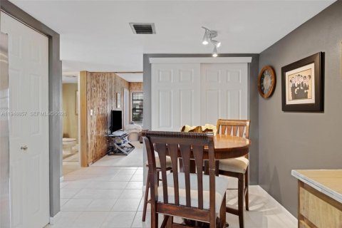 Adosado en venta en Miami, Florida, 3 dormitorios, 147.53 m2 № 2004752 - foto 13