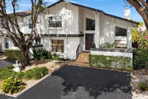 Adosado en venta en Miami, Florida, 3 dormitorios, 147.53 m2 № 2004752 - foto 1