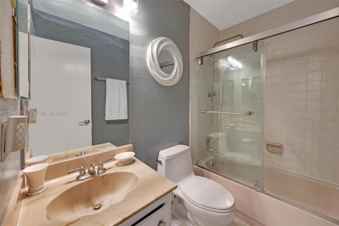 Adosado en venta en Miami, Florida, 3 dormitorios, 147.53 m2 № 2004752 - foto 24