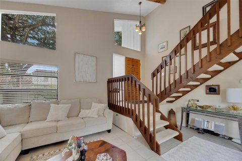 Adosado en venta en Miami, Florida, 3 dormitorios, 147.53 m2 № 2004752 - foto 4