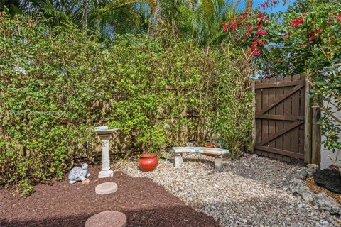 Adosado en venta en Miami, Florida, 3 dormitorios, 147.53 m2 № 2004752 - foto 25