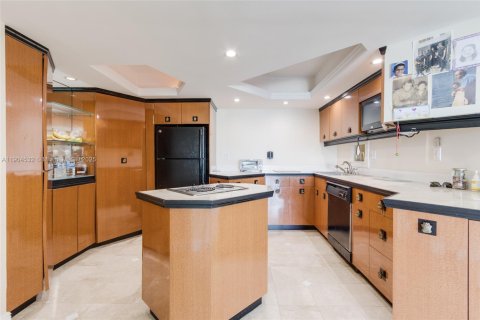 Condo in Hollywood, Florida, 2 bedrooms  № 2081907 - photo 4