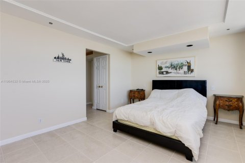 Condo in Hollywood, Florida, 2 bedrooms  № 2081907 - photo 7