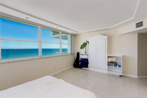 Condo in Hollywood, Florida, 2 bedrooms  № 2081907 - photo 6