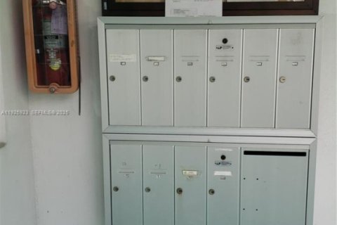 Copropriété à louer à Hollywood, Floride: 2 chambres, 96.62 m2 № 1984448 - photo 22