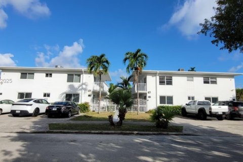 Copropriété à louer à Hollywood, Floride: 2 chambres, 96.62 m2 № 1984448 - photo 17