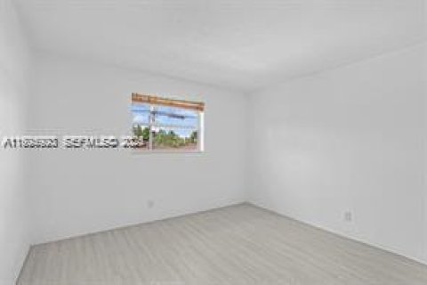 Copropriété à louer à Hollywood, Floride: 2 chambres, 96.62 m2 № 1984448 - photo 11