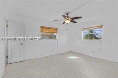 Copropriété à louer à Hollywood, Floride: 2 chambres, 96.62 m2 № 1984448 - photo 13