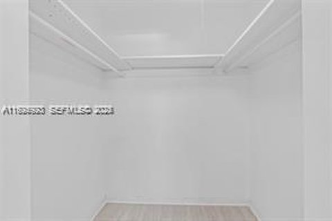 Copropriété à louer à Hollywood, Floride: 2 chambres, 96.62 m2 № 1984448 - photo 8