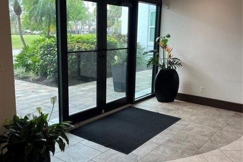 Condo in Sarasota, Florida, 2 bedrooms  № 2117383 - photo 30