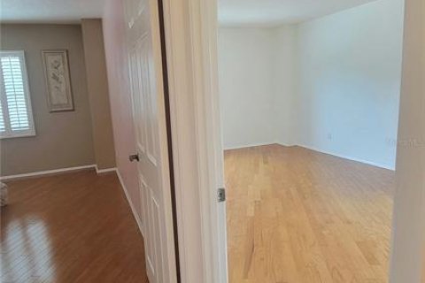 Condo in Sarasota, Florida, 2 bedrooms  № 2117383 - photo 16