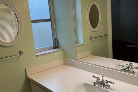 Condo in Sarasota, Florida, 2 bedrooms  № 2117383 - photo 22