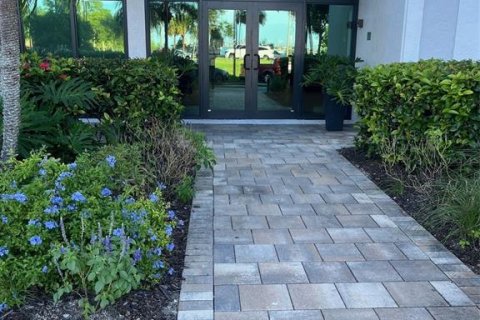 Condo in Sarasota, Florida, 2 bedrooms  № 2117383 - photo 3