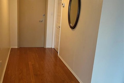 Condo in Sarasota, Florida, 2 bedrooms  № 2117383 - photo 6