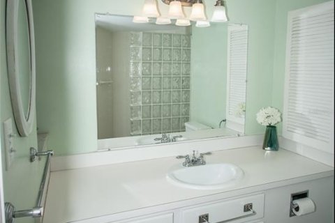 Condo in Sarasota, Florida, 2 bedrooms  № 2117383 - photo 21