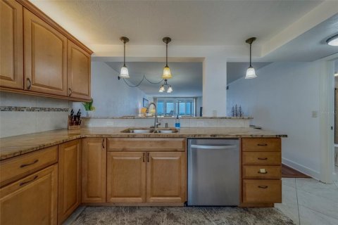 Condominio en alquiler en Redington Shores, Florida, 2 dormitorios, 108.23 m2 № 1688149 - foto 4