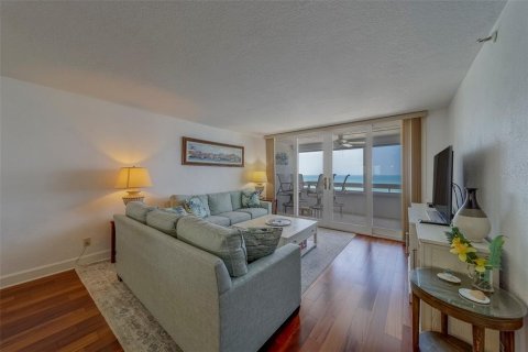 Condominio en alquiler en Redington Shores, Florida, 2 dormitorios, 108.23 m2 № 1688149 - foto 13