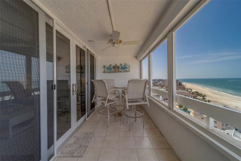 Condominio en alquiler en Redington Shores, Florida, 2 dormitorios, 108.23 m2 № 1688149 - foto 30