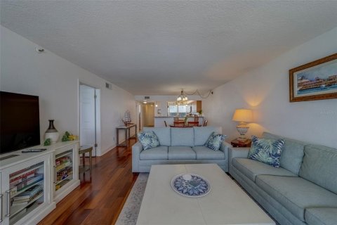 Condominio en alquiler en Redington Shores, Florida, 2 dormitorios, 108.23 m2 № 1688149 - foto 12