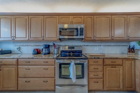 Condominio en alquiler en Redington Shores, Florida, 2 dormitorios, 108.23 m2 № 1688149 - foto 5