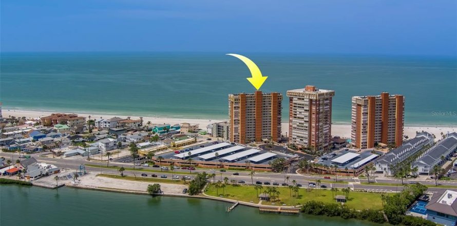 Condominio en Redington Shores, Florida, 2 dormitorios  № 1688149