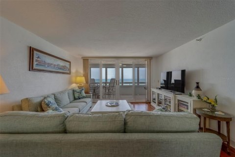Condominio en alquiler en Redington Shores, Florida, 2 dormitorios, 108.23 m2 № 1688149 - foto 14
