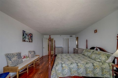 Condominio en alquiler en Redington Shores, Florida, 2 dormitorios, 108.23 m2 № 1688149 - foto 18