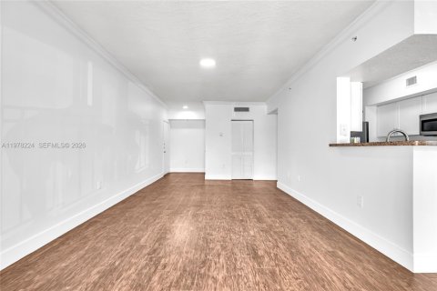 Condo in Pembroke Pines, Florida, 2 bedrooms  № 2041916 - photo 21