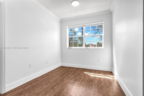 Condo in Pembroke Pines, Florida, 2 bedrooms  № 2041916 - photo 12