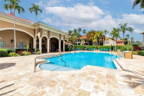 Condo in Pembroke Pines, Florida, 2 bedrooms  № 2041916