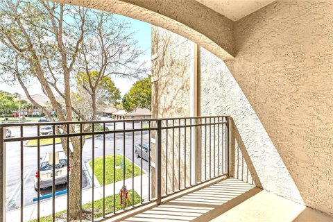 Condo in Pembroke Pines, Florida, 2 bedrooms  № 2041916 - photo 26