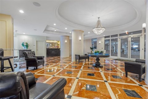 Condo in Miami, Florida, 3 bedrooms  № 1959330 - photo 30