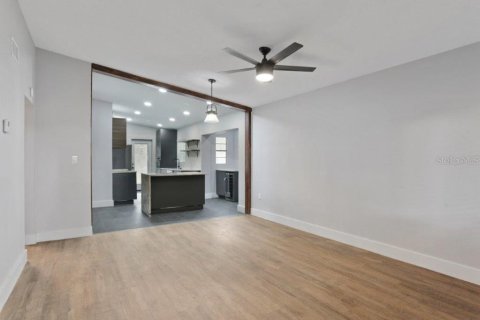 Casa en venta en Orlando, Florida, 3 dormitorios, 119.84 m2 № 1911888 - foto 2