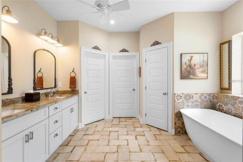 House in Geneva, Florida 3 bedrooms, 307.79 sq.m. № 2099486 - photo 22