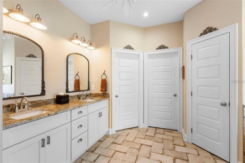 House in Geneva, Florida 3 bedrooms, 307.79 sq.m. № 2099486 - photo 20