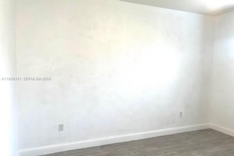 Townhouse in Margate, Florida 3 bedrooms, 129.51 sq.m. № 1993335 - photo 30