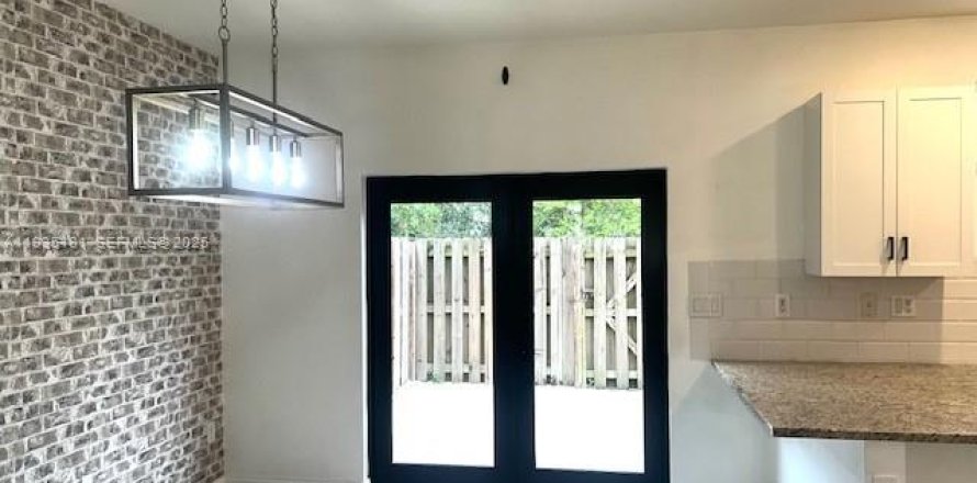 Townhouse in Margate, Florida 3 bedrooms, 129.51 sq.m. № 1993335