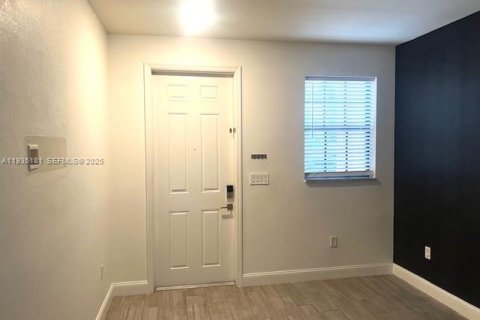 Townhouse in Margate, Florida 3 bedrooms, 129.51 sq.m. № 1993335 - photo 6