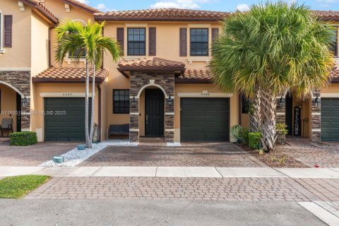 Townhouse in Margate, Florida 3 bedrooms, 129.51 sq.m. № 1993335 - photo 5