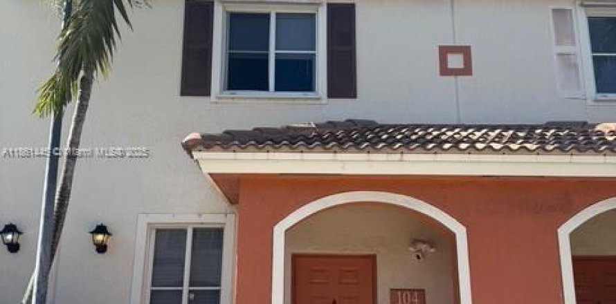 Touwnhouse à Miami Gardens, Floride 2 chambres, 105.91 m2 № 1892151