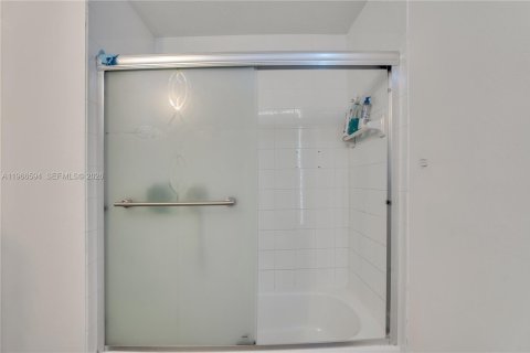 Copropriété à vendre à West Palm Beach, Floride: 3 chambres, 101.45 m2 № 2028487 - photo 24