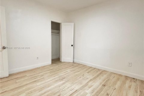 Снять в аренду виллу или дом в Майами, Флорида 3 спальни, 217.39м2, № 1990885 - фото 8