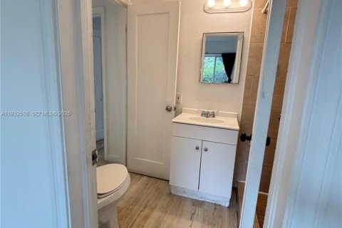 Снять в аренду виллу или дом в Майами, Флорида 3 спальни, 217.39м2, № 1990885 - фото 12