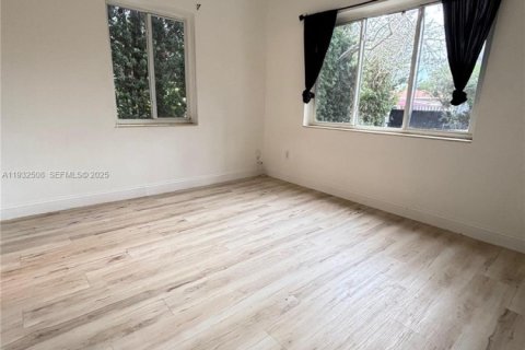 Снять в аренду виллу или дом в Майами, Флорида 3 спальни, 217.39м2, № 1990885 - фото 14